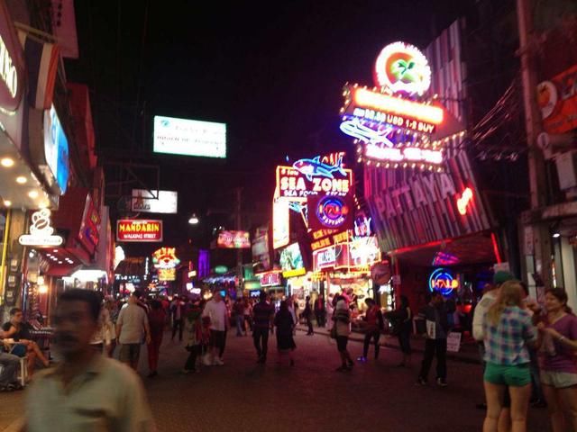 100元人民币等于472泰铢，在泰国能做什么？总算明白了！