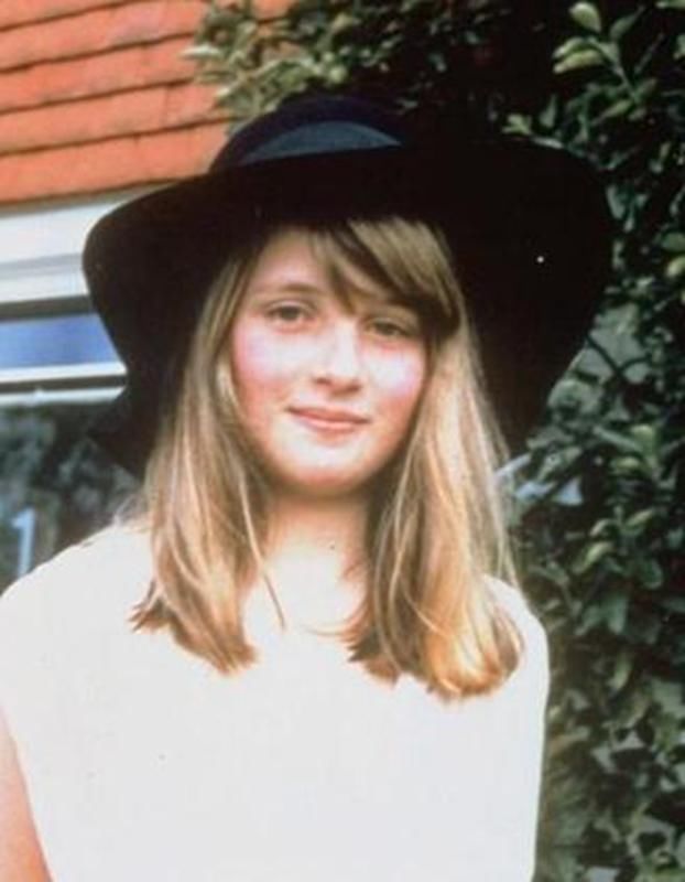 戴安娜王妃为什么会放弃长发,选择利落的短发?原因令人感慨!