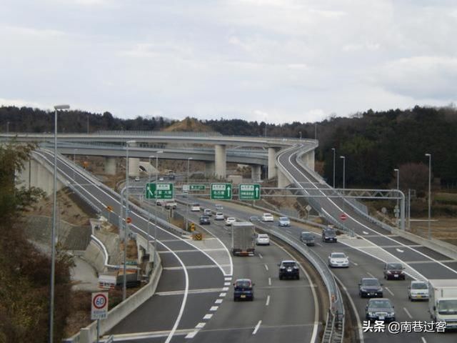  高速■交通部提醒：下月起，高速收费大“变革”，车主：猝不及