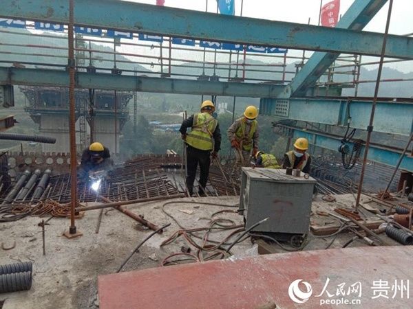 疫情防控:开阳开投集团:为科技大道项目建设“加码”
