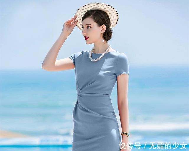 找了好久，才找到这新款包臀裙，女人穿最适合，迷人高雅超美哒