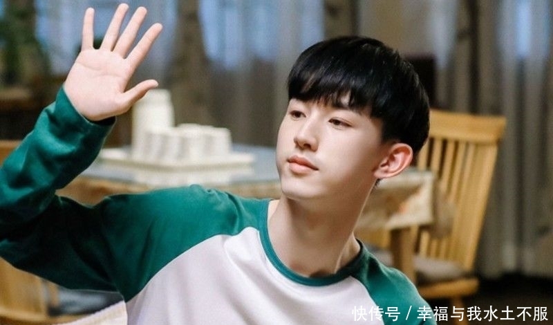 『实力』继《少年派》,22岁郭俊辰又官宣新作,女主演技实力大受认可