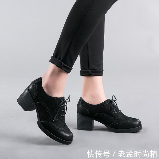  「减少」高鞋跟减少身高差，只为多靠近你一点点！