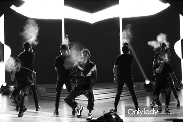 HomeFacialPro牵手原液代言人王一博开启成分护肤时代