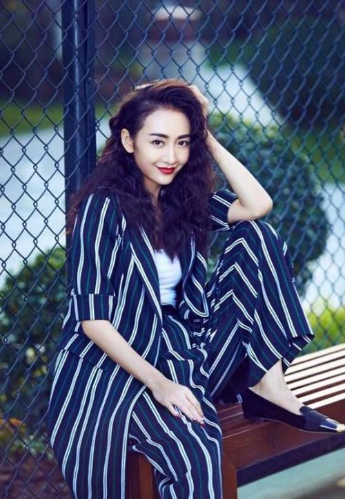 平时被大家称为女神的她,你看见过她真正的素颜面孔吗?