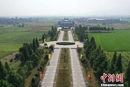 走！坐上这趟高铁，不仅能欣赏风景，还能看到历史