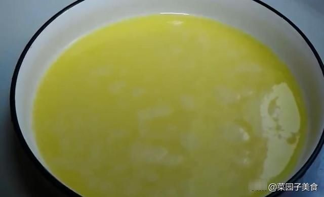 『虾仁』东北人的鸡蛋虾仁做法,蒸几分钟就上桌,吃一次想第二次