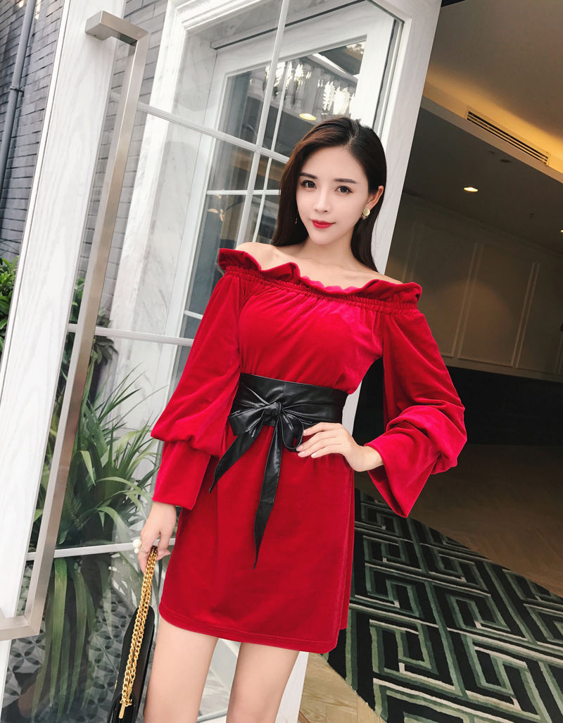 多穿这样的连衣裙，干练又迷人，气质真的不一般