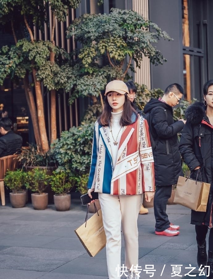 「搭配」街拍美女:身材高挑的小姐姐,靓丽穿搭,时尚可人!