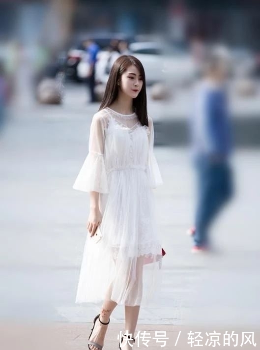 「 美女」穿出高级美,美女街拍小姐姐们流行又不失新鲜感的穿搭
