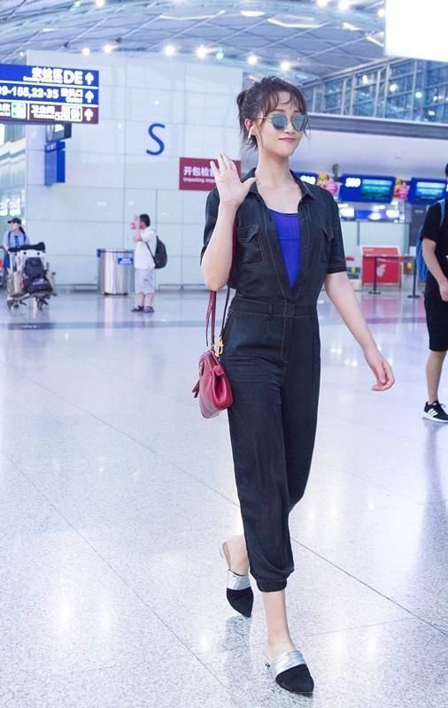 蓝盈莹连体裤胸前大开，网友：说你180都有人信！