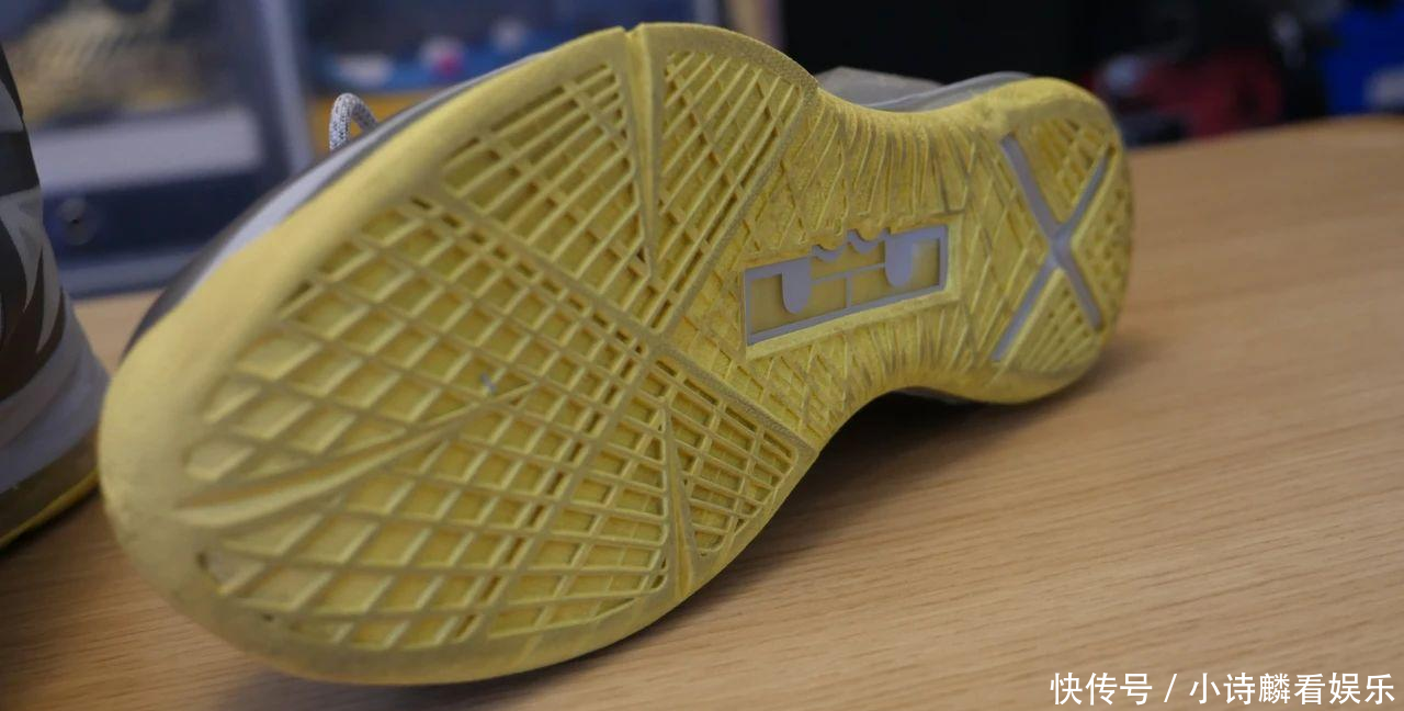  [中底]7年前火爆全网的实战神鞋！它见证了詹姆斯和Nike的巅峰