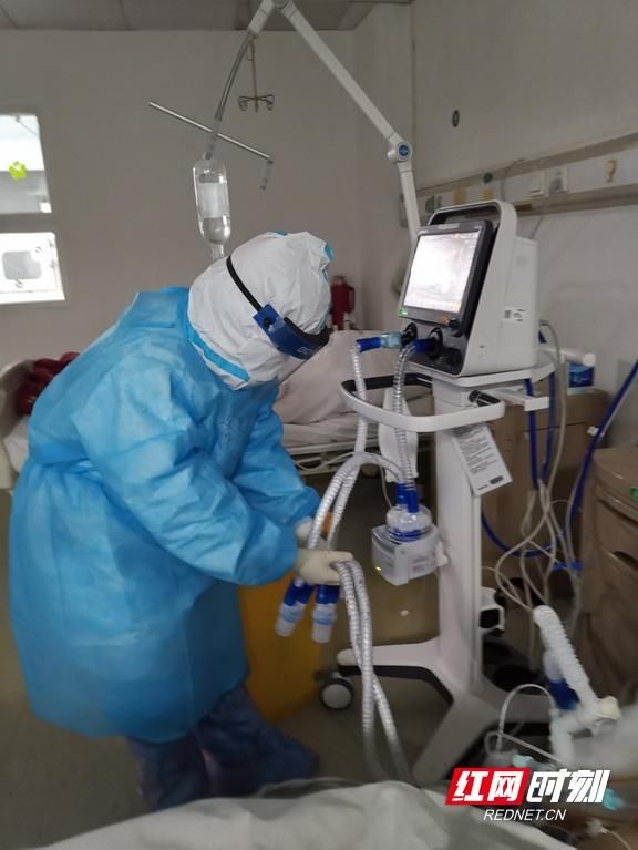  【泸溪县人民】组图丨她摘下口罩后的压痕，让人看哭了