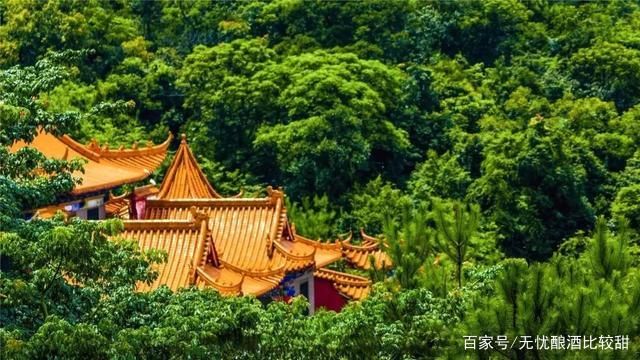 走进一座山，不小心发现山中藏着这样一座神仙寺庙!