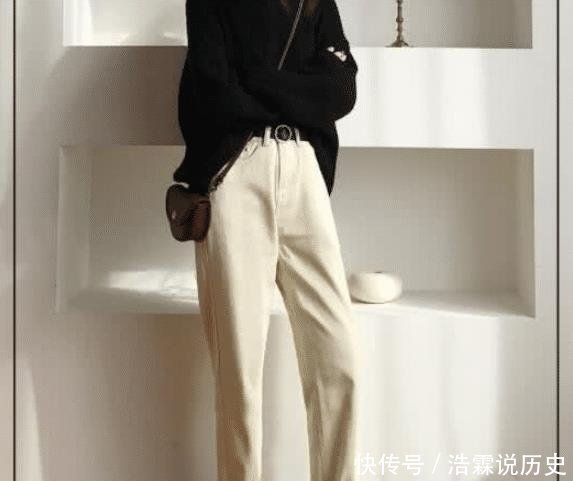 『显瘦』强烈建议卫衣别再搭工装裤了,今年流行新款“酒杯裤”,显瘦!