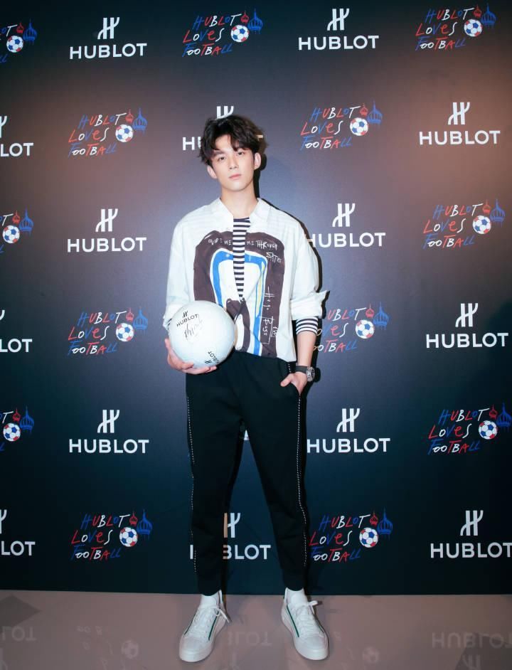 看吴磊这枚小鲜肉的穿搭，我也想要这么穿，同意的举手