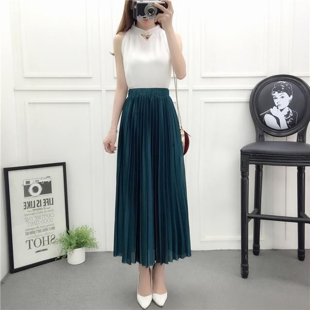 身材好的女人，不妨穿这种包臀裙，凸凹性感！美的魅惑迷人