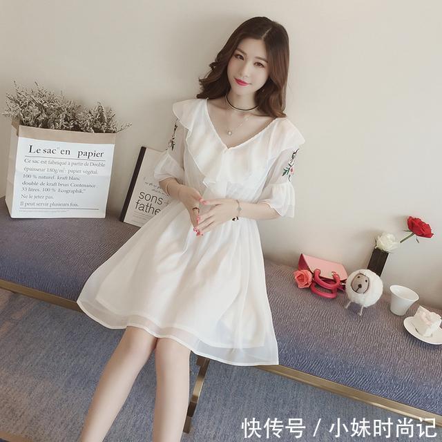 「上穿」想要视觉上穿的修身,那连衣裙肯定不能少