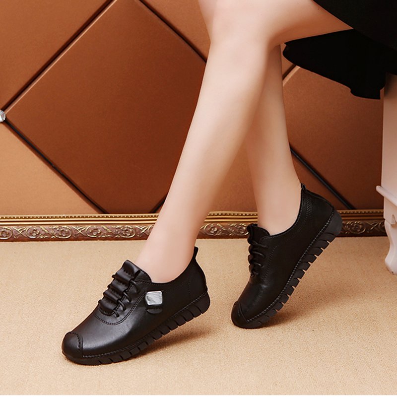 五六书岁的妈妈别穿高跟鞋了，今年流行的秋季妈妈鞋，时尚又养脚