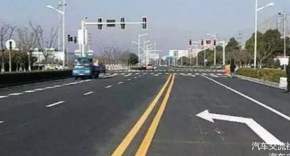 单黄线和双黄线有什么区别? 很多人都忘了, 因此被罚款扣分