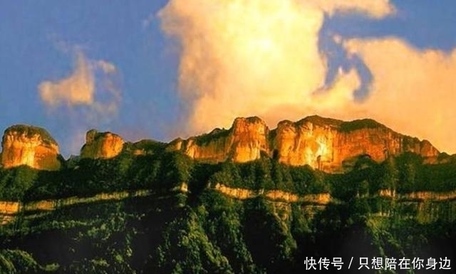 重庆金佛山绝壁栈道，玩的就是心跳，不知道你敢不敢去挑战？