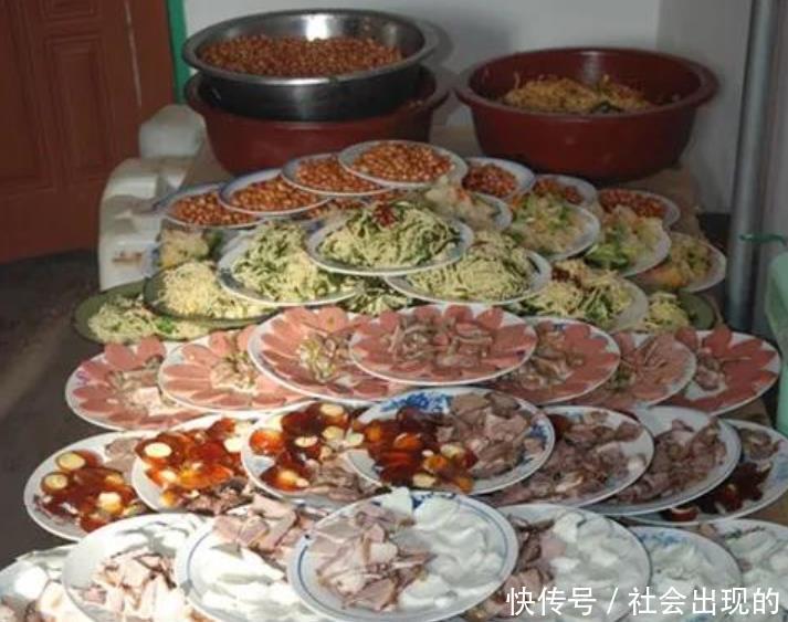  村子里|为何农民喜欢在家里办酒席不是因为穷，看完这3点酒知道