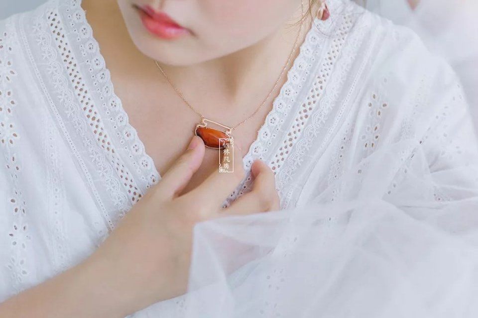 你真的会戴项链吗?献给精致女人的小秘密……