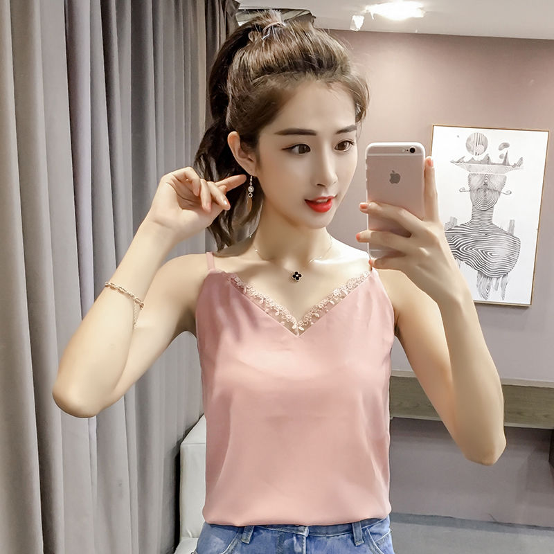 28岁的媳妇真会穿!小背心+超短裤，简直迷死人了