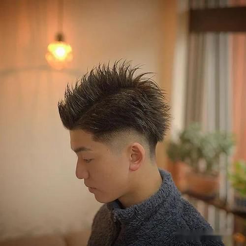  『短发』帅气的男生流行短发，不同造型一样帅气，为你的形象加分