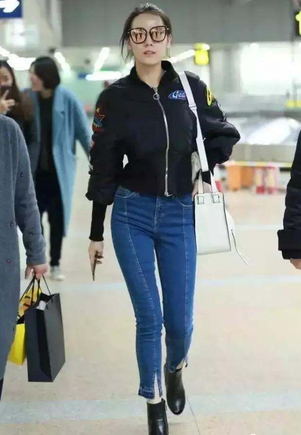 胯宽这样穿真的伤不起！杨幂都没办法拯救迪丽热巴了！