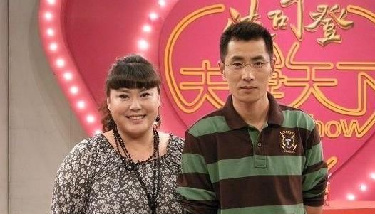  [微商]李菁菁: 第一任闪婚, 第二任小15岁, 与第三任小25岁男友转战微商