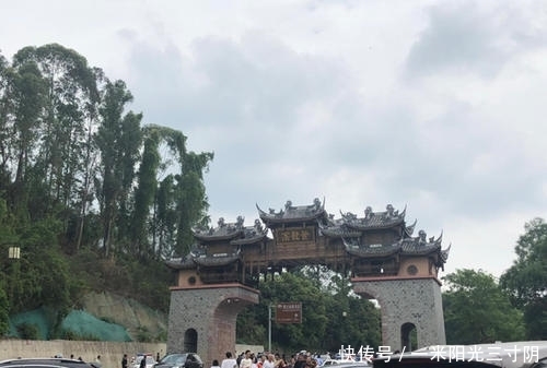 成都古镇多！为何黄龙溪非去不可？