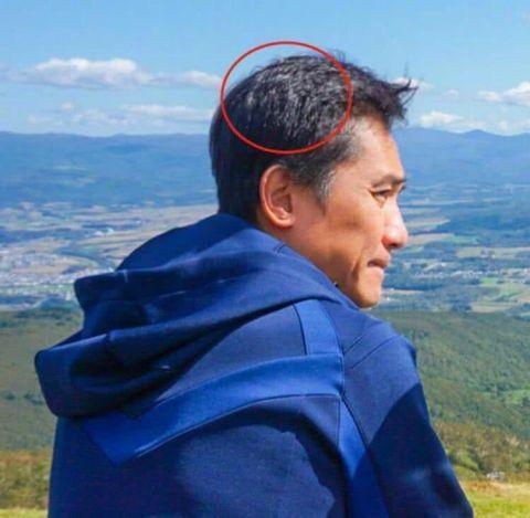 刘嘉玲与梁朝伟爬山晒照 细心的网友发现了两人的真实状态