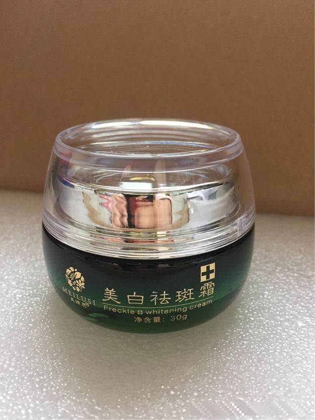 冒出“老年斑”不用害怕，教你1个土法，抹5次斑如雨下