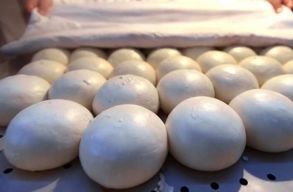 是馒头是纸还吃不出来吗？掺了卫生纸？造谣一时爽，辟谣跑断腿