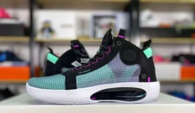 #AJ34#AJ34和AJ32对比哪款实战好 为什么都喜欢AJ34