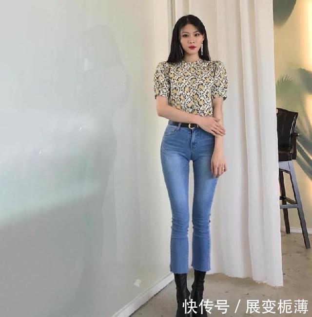 「低调」紧身牛仔裤小姐姐,穿出时尚大气好身材,低调又有朝气!