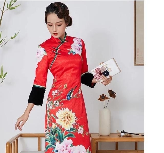 #气质端庄#女人从皮美到骨, 气质端庄旗袍中长款旗袍!