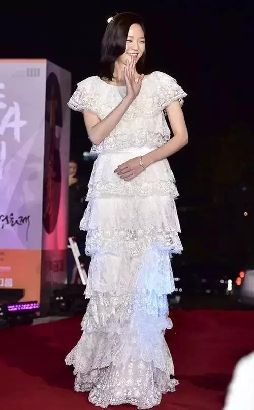 女人再漂亮也不能这样穿！因为谁穿谁丑！