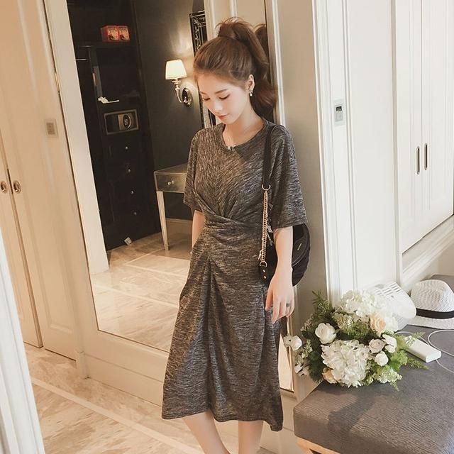 娴熟优雅的度假风连衣裙，这样穿轻松勾勒出迷人曲线！