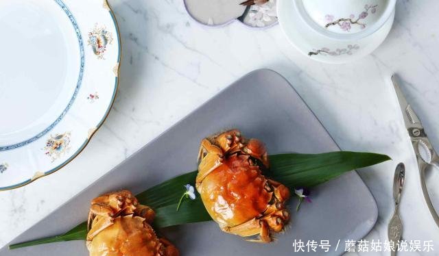  『坐在』周末快下江南吧！坐在湖边吃大闸蟹才痛快