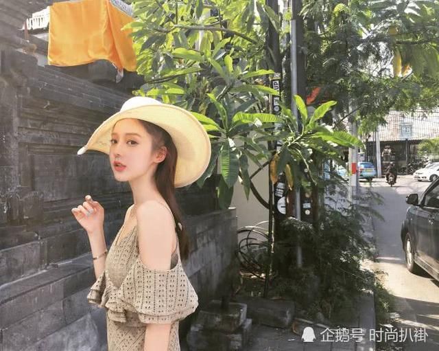 尴尬!“最美网红”夏夏同台撞衫主持人,网友:主要看脸!