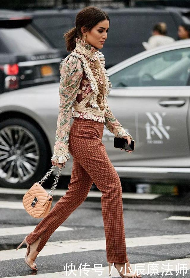 「开衩阔腿裤」体重超过120斤的女生,尽量多穿这4款“下装”,显瘦不止10斤