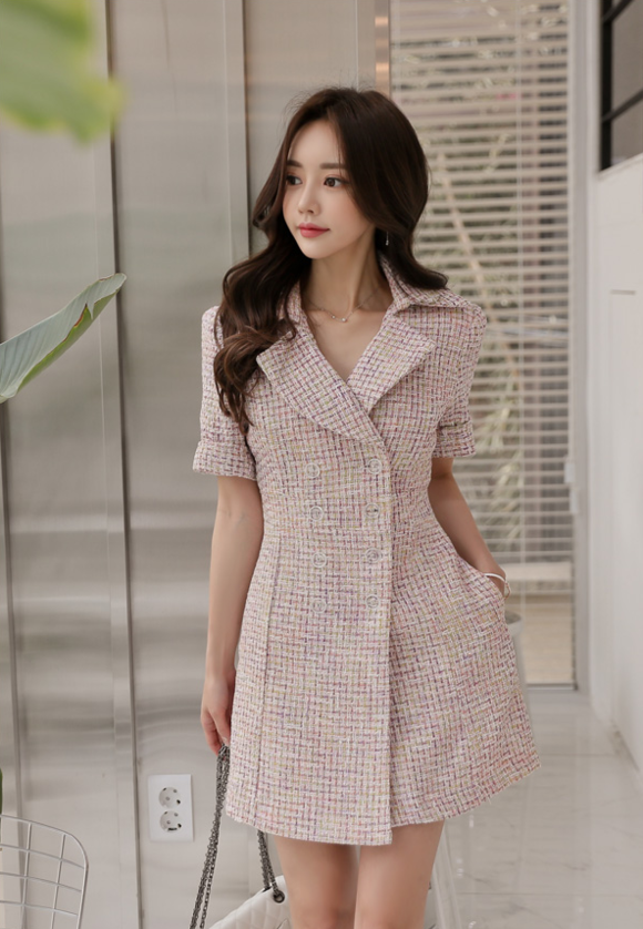 女神孙允珠，紫砂红豆纹理清雅甜蜜西装裙