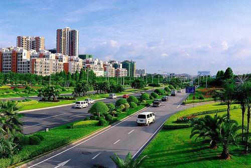 中国汽车保有量十强，二座地级市入围，一座在广东，一座在江苏