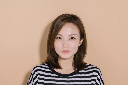 我给2个女孩做了脸型改造,她们把修图软件都删了