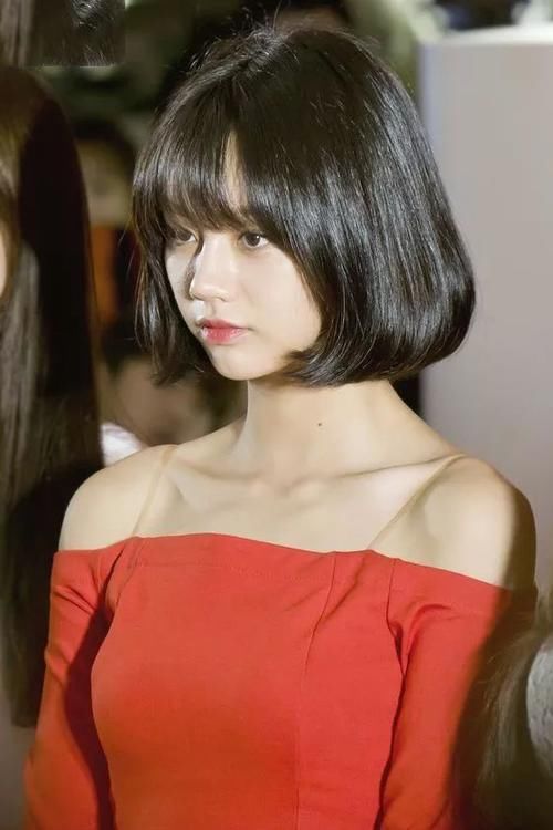  【女生】这5种脸型特征的女生，剪短发比剪长发好看，别再踩雷了