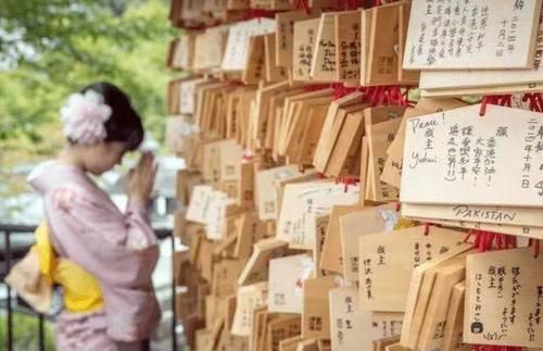 日本神社出现中文祈福牌，祈福内容成亮点，网友直呼：太有喜感了