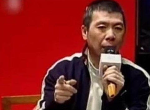  『反骂』他痛批明星耍大牌, 却被反骂: 只准你老婆行, 别人就不行!