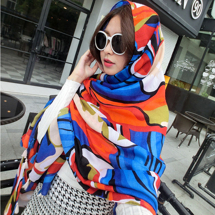 怪不得男人总爱往海边跑，现在女人不穿泳衣穿这个，真是婀娜多姿